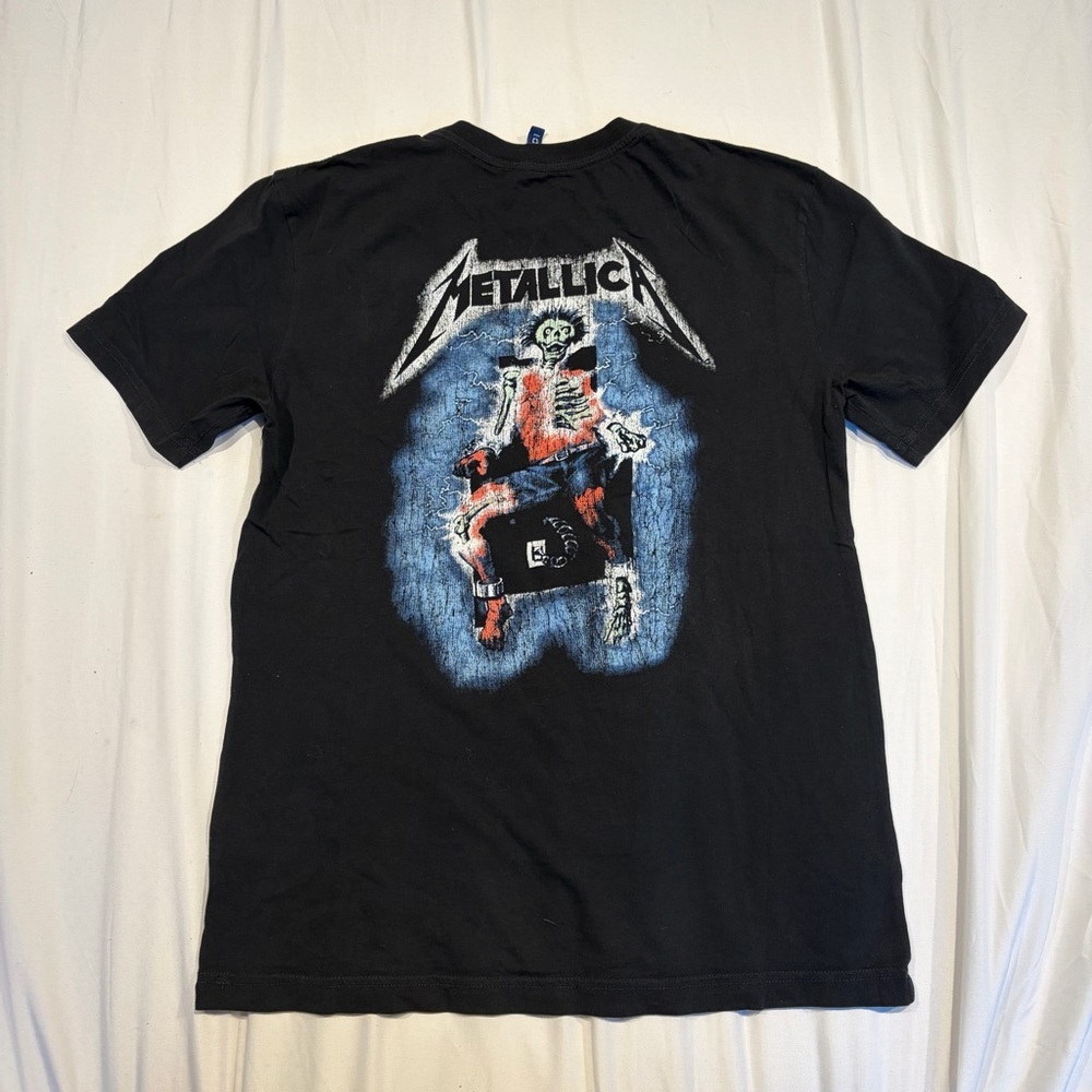 Metallica shirt small